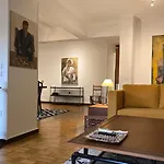 Walnut Apartment
