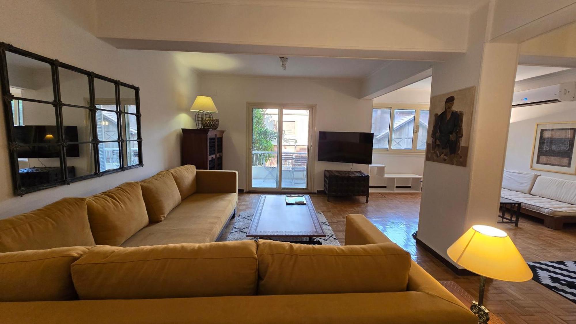 Walnut Apartment *